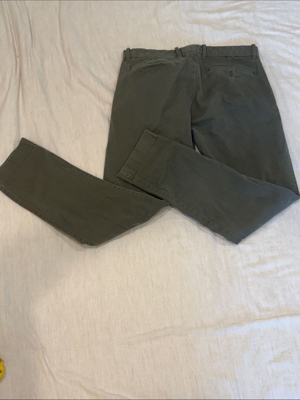 J Crew Slim, Flex Fit Chino in Olive Green. Size 33x32 - Picture 5 of 5